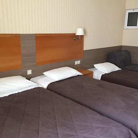 Hotel Ostria カラマタ 部屋 写真