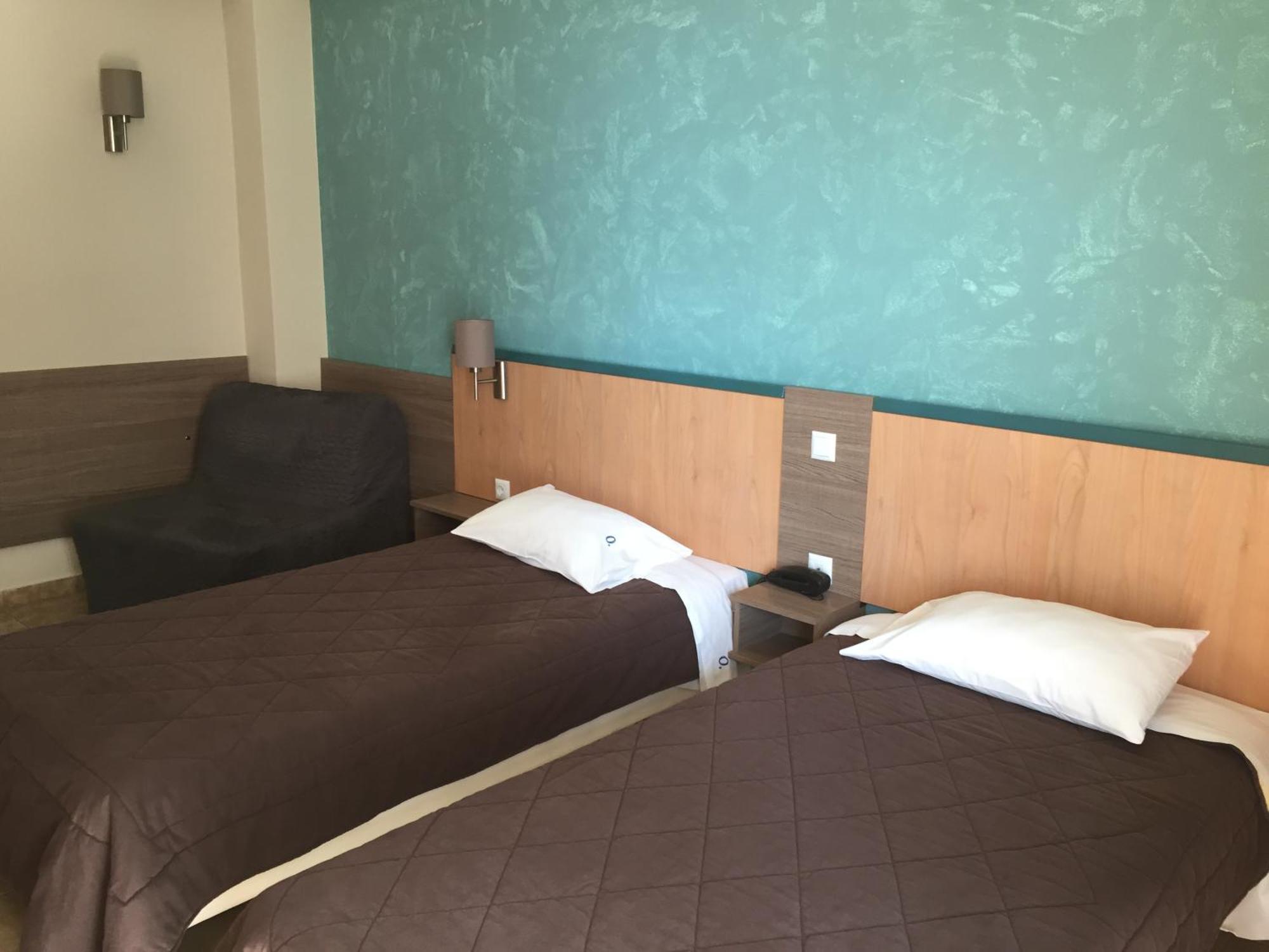 Hotel Ostria カラマタ 部屋 写真