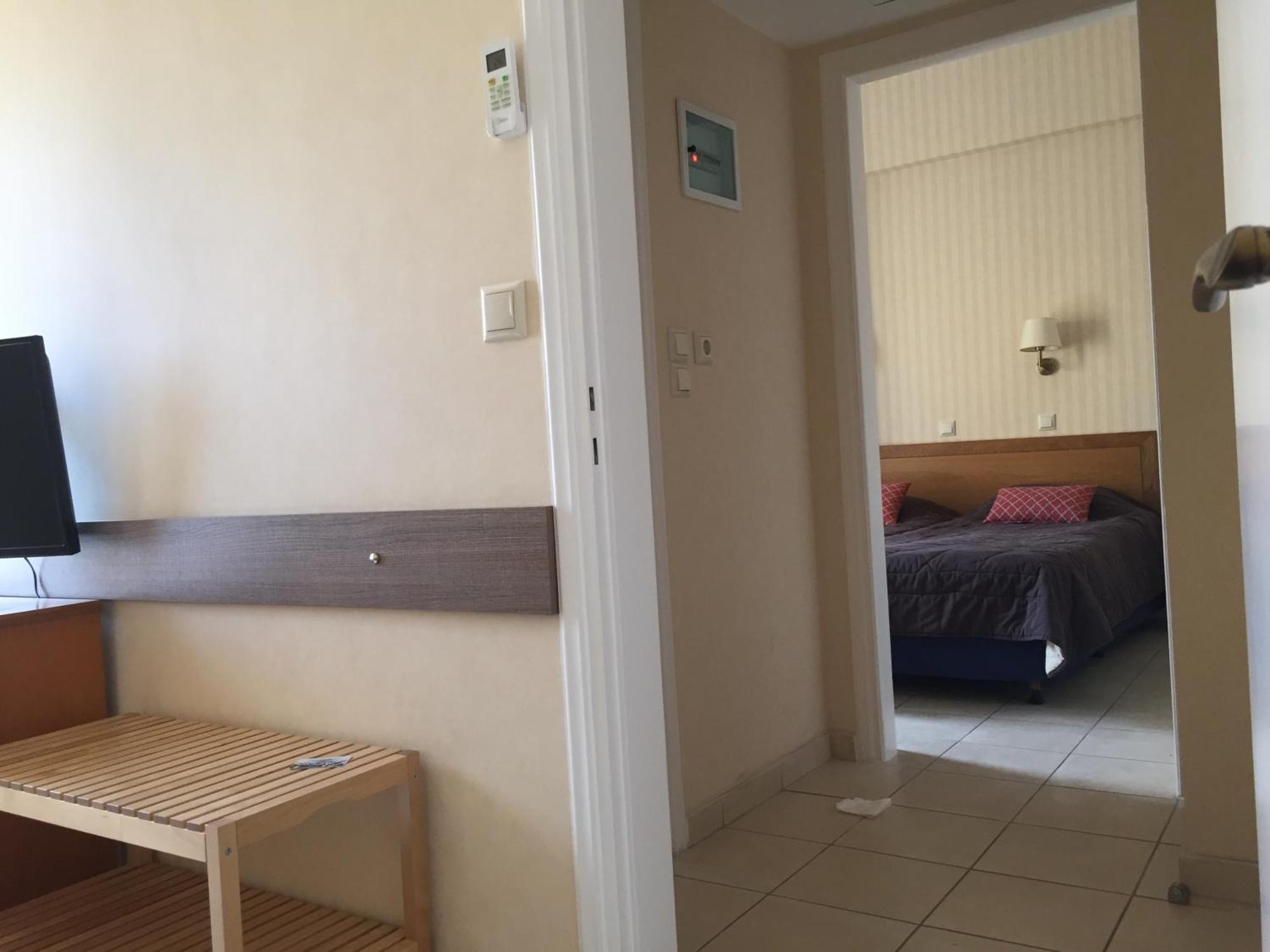 Hotel Ostria カラマタ 部屋 写真