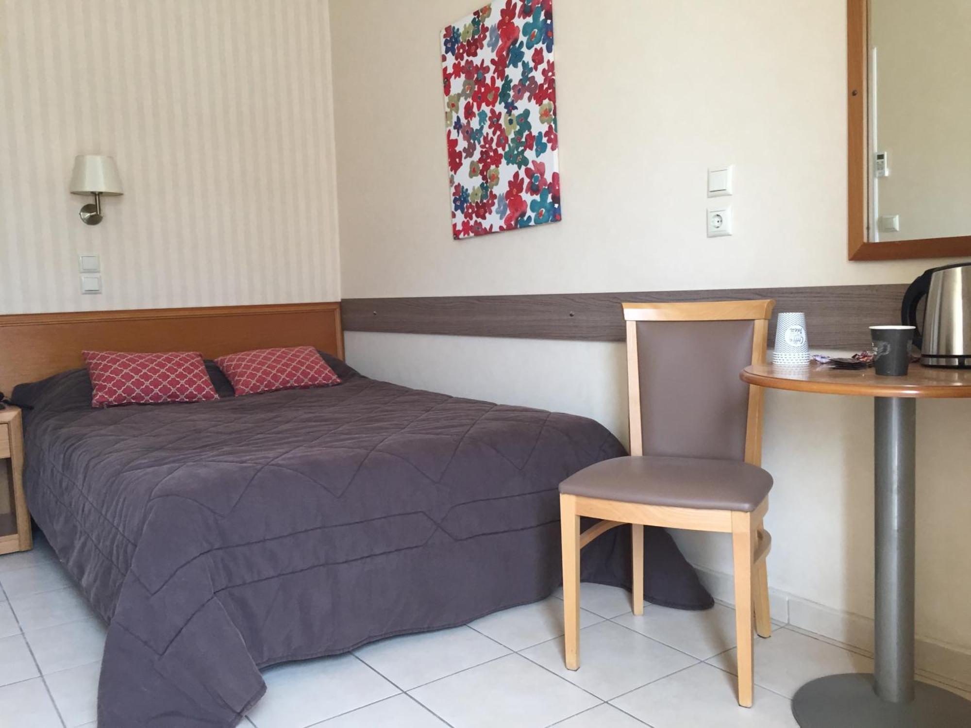 Hotel Ostria カラマタ 部屋 写真