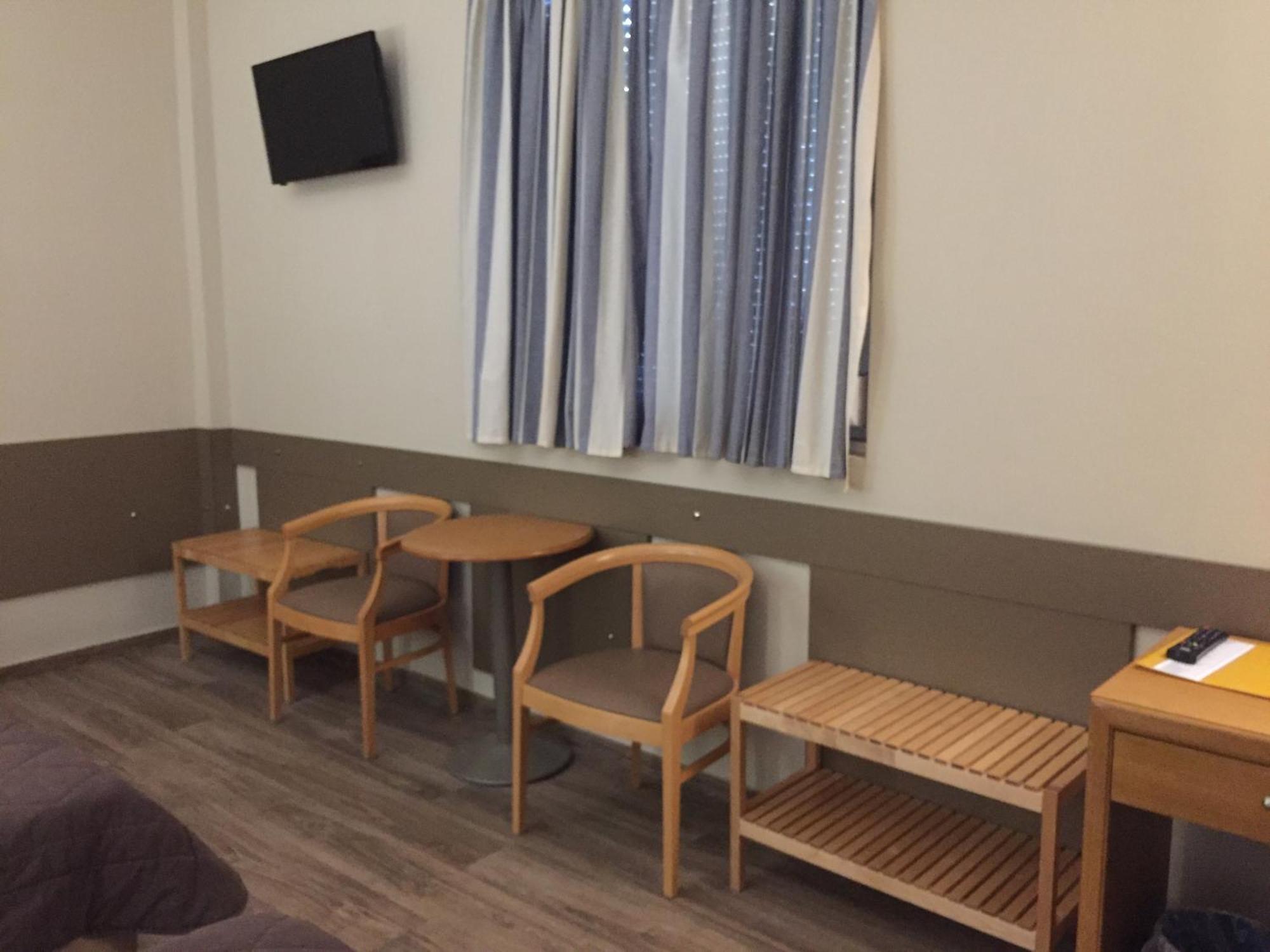 Hotel Ostria カラマタ 部屋 写真