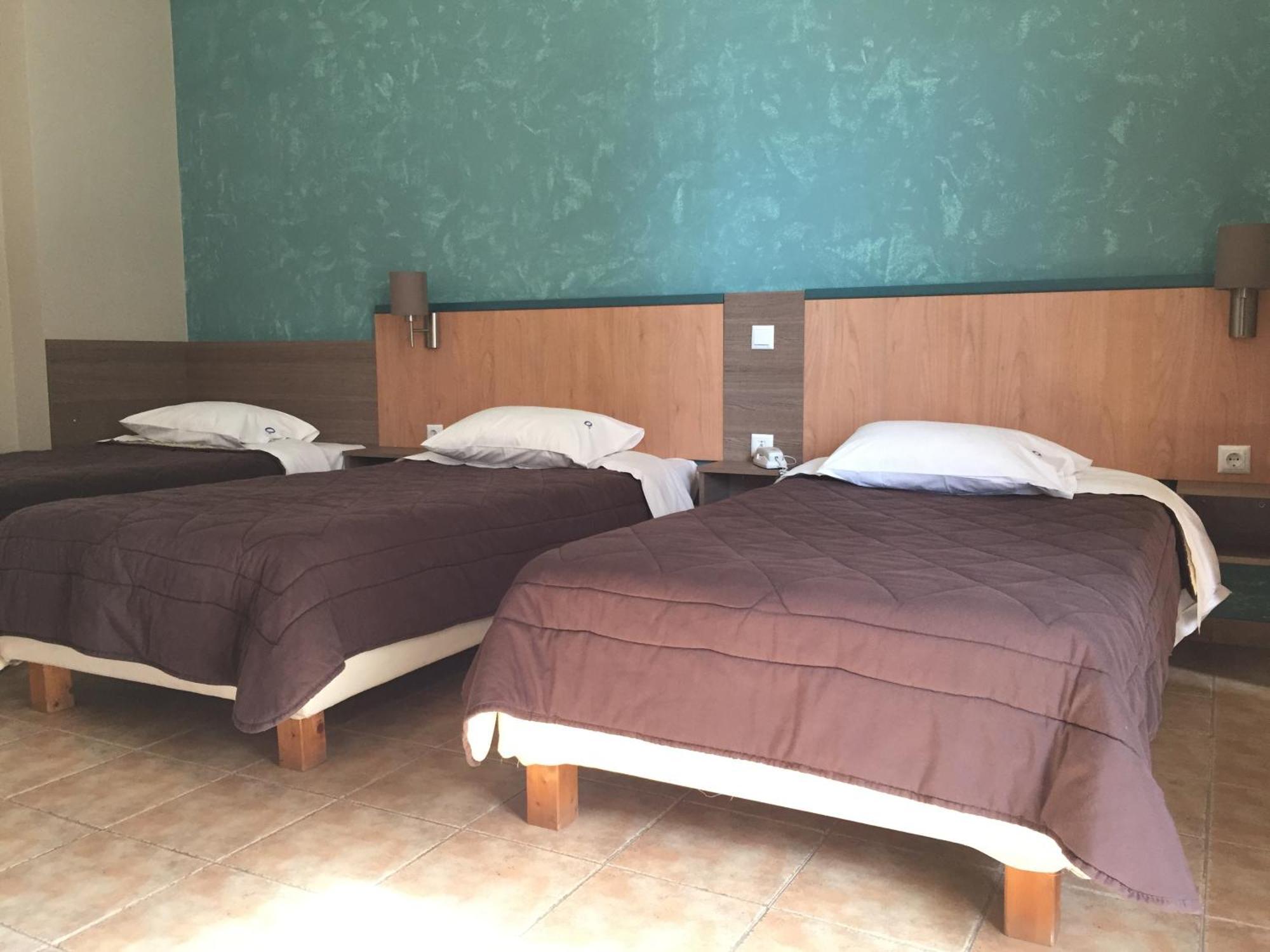 Hotel Ostria カラマタ 部屋 写真