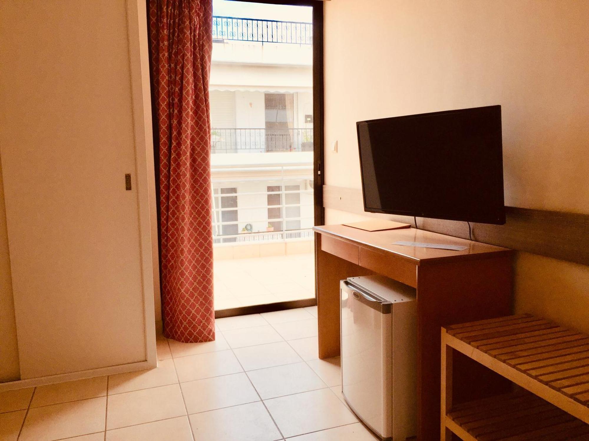 Hotel Ostria カラマタ 部屋 写真