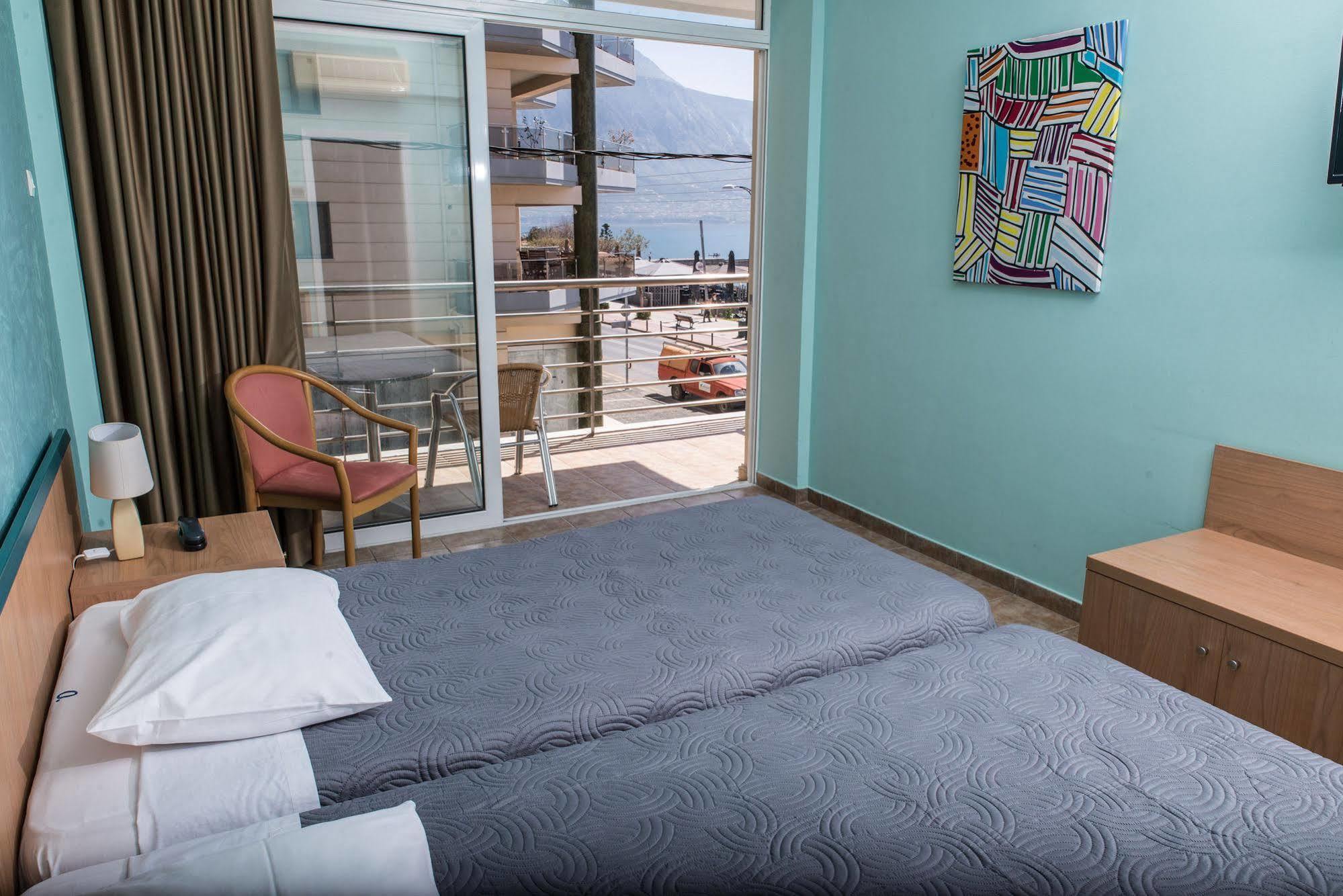 Hotel Ostria カラマタ エクステリア 写真