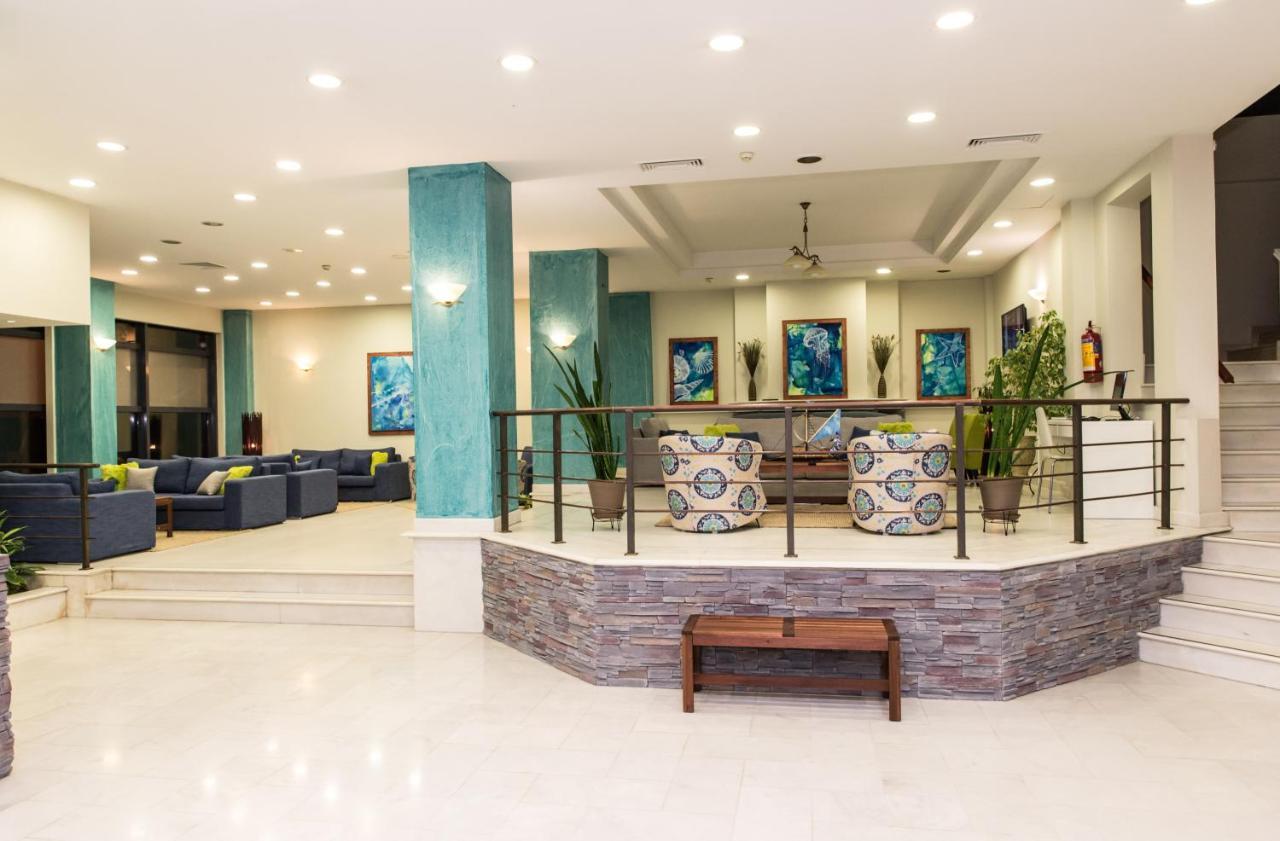 Hotel Ostria カラマタ エクステリア 写真