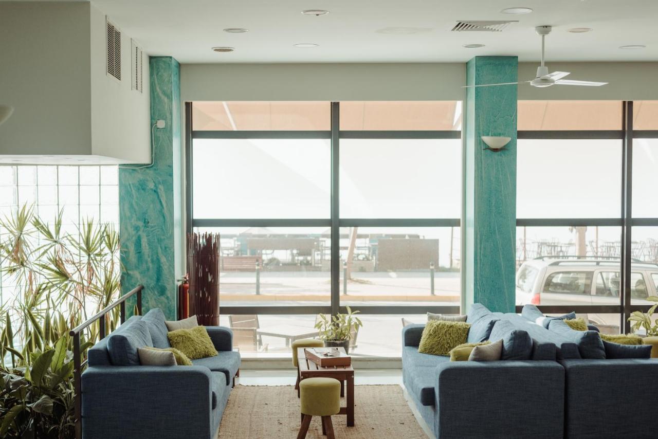 Hotel Ostria カラマタ エクステリア 写真