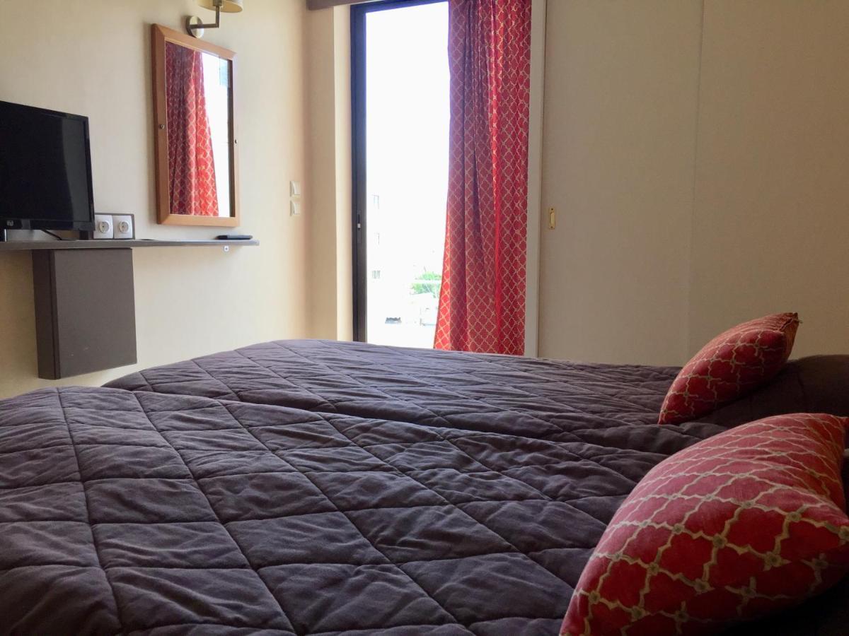 Hotel Ostria カラマタ 部屋 写真